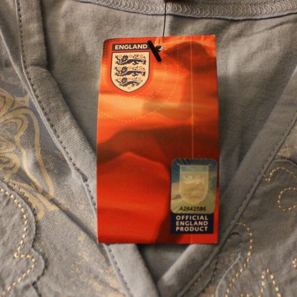 England Soccer Team Fan Shirt - Picture 3 of 5